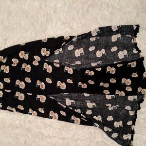 🌺3 for $25🌺Floral maxi skirt w/ two front slits